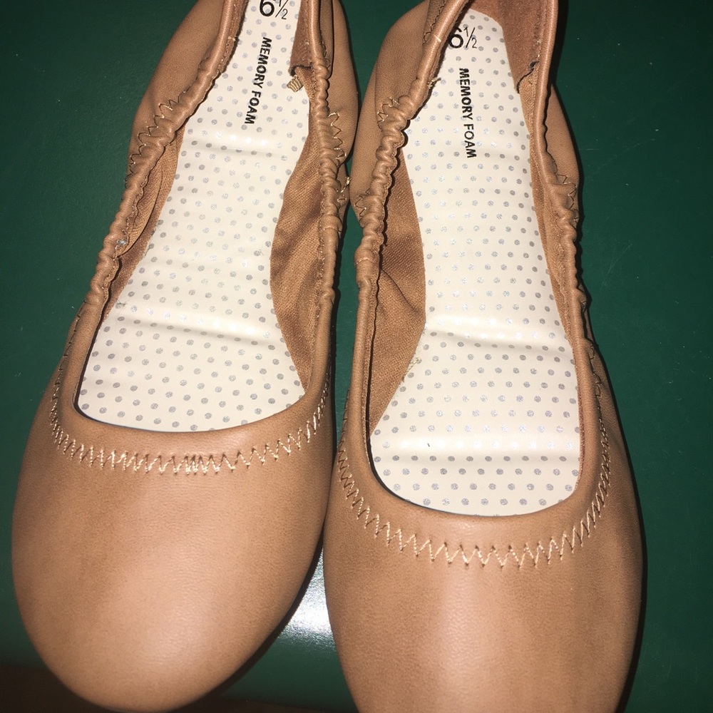 Tan flats